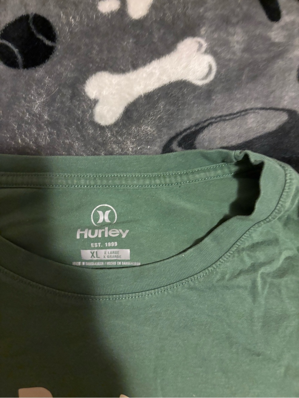 Hurley Green Short Sleeve Tee with White and Yellow Graphic - Picture 2 of 3